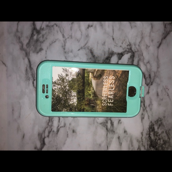 Waterproof iPhone cases - Picture 2 of 13
